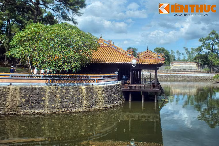 Xung Khiêm Tạ bao gồm hai bộ phận Chính doanh và Tiền doanh được nối với nhau bằng một thừa lưu.