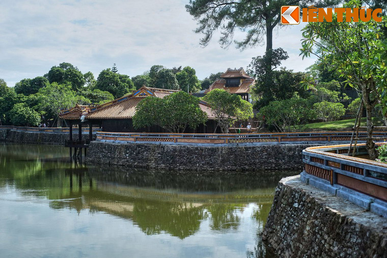 Xung Khiêm Tạ là nơi nhà vua nghỉ ngơi, hóng mát, làm thơ, thưởng thức nghệ thuật.