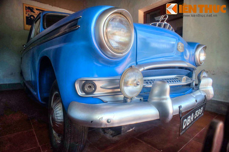 Nhà báo David Halberstam của tờ New York Times đã tường thuật rằng: “Ngài Thích Quảng Đức cùng đến với một đoàn diễu hành từ một ngôi chùa gần đó. Khoảng 350 tăng ni đi thành đội hình hai hàng dọc, dẫn đầu là một chiếc xe hơi hiệu Austin, Ngài ngồi trong đó...”.