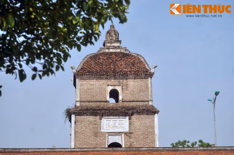 Huyen bi bao thap dac biet cua ngoi chua co nhat VN-Hinh-2