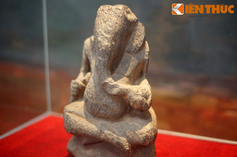 Tượng thần đầu voi Ganesa - vị phúc thần trong đạo Bà La Môn - được phát hiện tại di tích Cát Tiên. Khu di tích Cát Tiên có ý nghĩa rất lớn về văn hóa, lịch sử, dân tộc học và tham quan du lịch, đã được công nhận là Di tích quốc gia đặc biệt vào năm 2014.