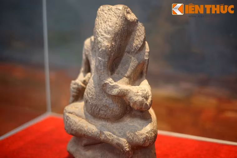 Tượng thần đầu voi Ganesa - vị phúc thần trong đạo Bà La Môn - được phát hiện tại di tích Cát Tiên. Khu di tích Cát Tiên có ý nghĩa rất lớn về văn hóa, lịch sử, dân tộc học và tham quan du lịch, đã được công nhận là Di tích quốc gia đặc biệt vào năm 2014.