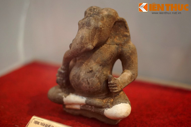 Một bức tượng thần Ganesa khác được khai quật tại gò số 8, khu di tích Cát Tiên.