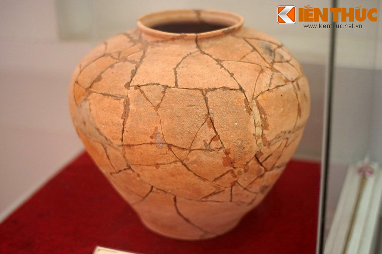 Mộ vò, một hình thức khác của tục hỏa táng trong văn hóa Cát Tiên.