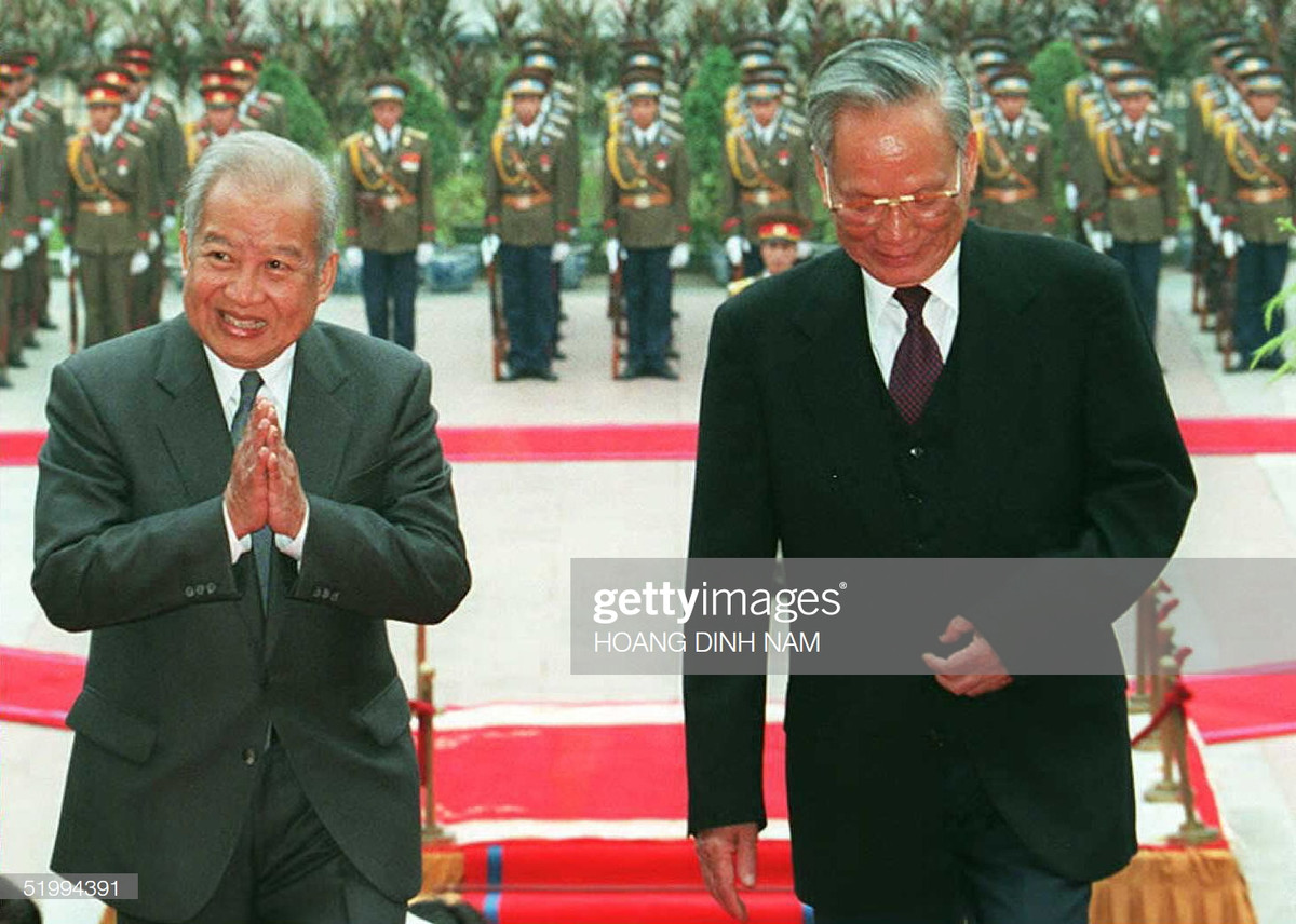 Chủ tịch nước Lê Đức Anh tiếp đón Quốc vương Campuchia Norodom Sihanouk tại Phủ Chủ tịch, Hà Nội ngày 14/9/1995.