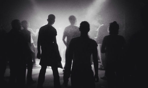 Sau nhiều thế kỷ tồn tại châu Phi, hình tượng Zombie mới lan truyền tới châu Âu và châu Mỹ khi các đế quốc tràn đến lục địa đen, bắt người làm nô lệ.