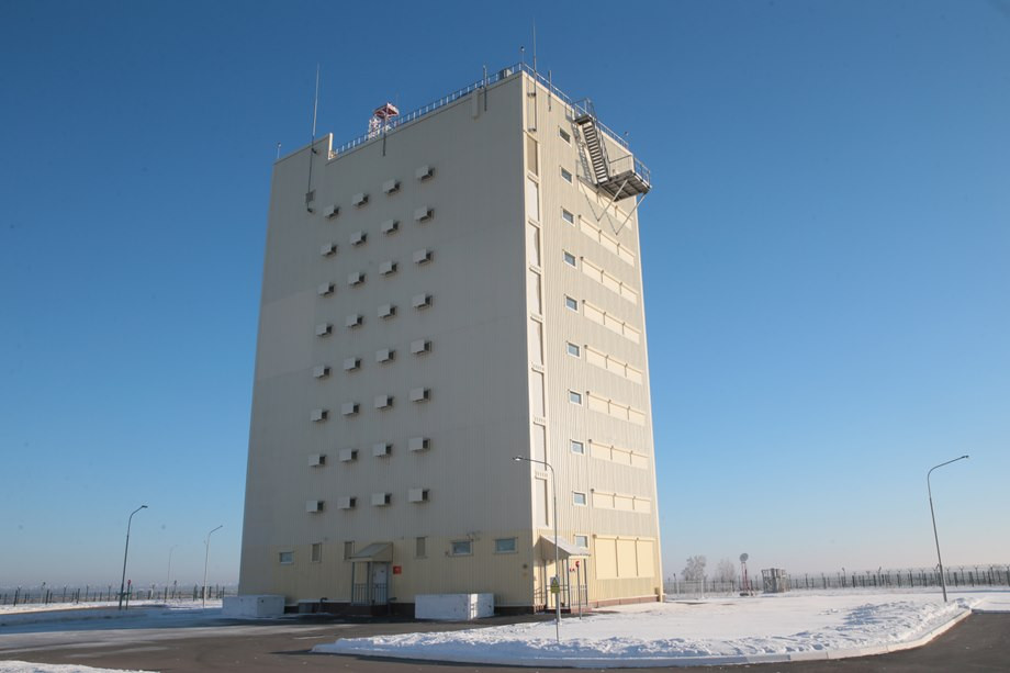 Giới quân sự Trung Quốc cũng cho rằng, việc bố trí các vệ tinh lượng tử ở trên vũ trụ, khả năng cảnh báo sớm của Trung Quốc sẽ vượt xa Mỹ và Nga. Vào thời điểm đó, ngay cả máy bay chiến đấu F-22 của Mỹ cũng không thể vượt qua bức tường radar của Trung Quốc.