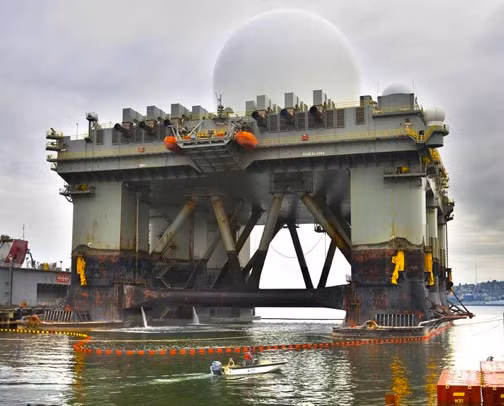 SBX-1 có thể phát hiện các mục tiêu bên ngoài bầu khí quyển, cũng như các cuộc tiến công bằng tên lửa từ phía bên bờ tây Thái Bình Dương vào lãnh thổ Mỹ. Hệ thống SBX-1 được sản xuất bởi Công ty Boeing và Công ty Raytheon, với giá 815 triệu USD.