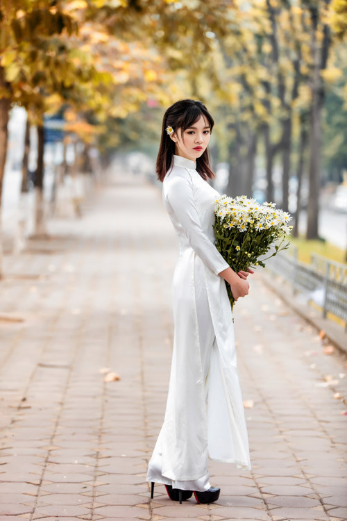 Trở thành thiếu nữ sở hữu vẻ đẹp trong trẻo, tinh khôi, Hà Anh khiến khán giả truyền hình ngỡ ngàng.