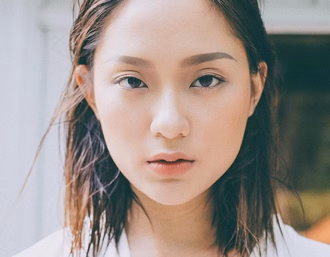 Tính thời điểm hiện tại, trang cá nhân bóng hồng của Sơn Tùng MTP - Thu Anh thu hút hơn 11.000 người theo dõi. Cô được đánh giá có phong cách cá tính, lạnh lùng, đầy ma mị. Ảnh: FBNV.