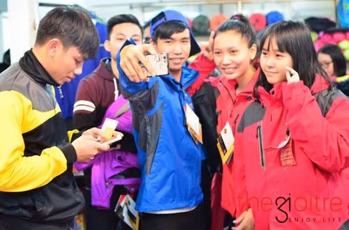 Với sự kiện “Cởi áo cho người yêu thương”, đã mang đến những cung bậc tri ân của tình thâm, tô điểm thêm những sắc màu đằm thắm của tình thương, cùng khắc họa nên những đậm đà của tình người.