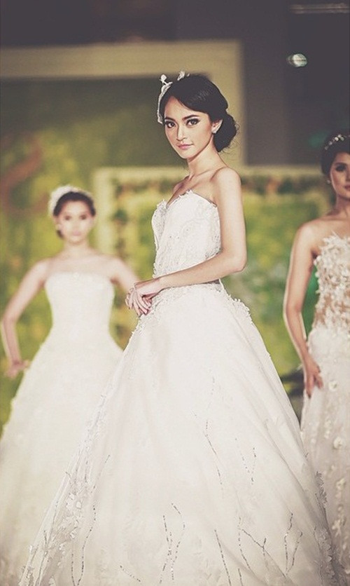 Cô được đánh giá giàu năng lượng, có thể truyền cảm hứng cho những người xung quanh.