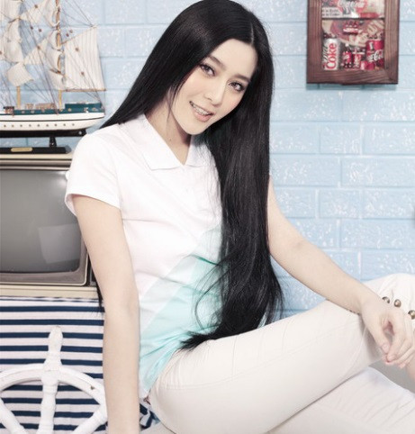 Tốt nghiệp trường Đại học tổng hợp Jenderal Achmad Yani ở thành phố Cimahi, tỉnh Tây Java, Indonesia, Indah Kusuma được chú ý ngay từ khi còn là sinh viên do thành tích học tập nổi bật.