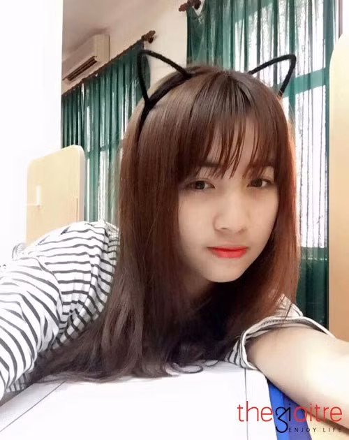 Nói về lý do yêu thích trò chơi điện tử, tưởng chừng chỉ có phái mạnh mới quan tâm, nữ game thủ xinh đẹp chia sẻ: "Sở dĩ mình chơi điện tử là trong một lần em trai rủ mình chơi cùng. Ban đầu thì thực sự không thích, nhưng khi chơi điện tử làm quen được với rất nhiều bạn bè trên mọi miền tổ quốc, mình cảm thấy rất vui vì điều đó...".