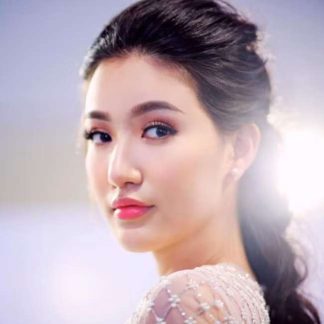 Ngoại hình sáng sân khấu và khả năng ăn nói lưu loát của Mỹ Linh được khán giả yêu mến.