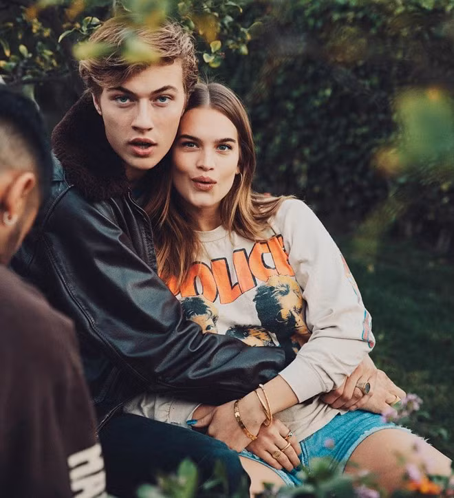 Hiện Lucky Blue Smith là người mẫu được nhiều "ông lớn thời trang" săn đón. Bạn gái anh dường như cũng tập trung phát triển trong ngành mốt hơn là điện ảnh, âm nhạc.