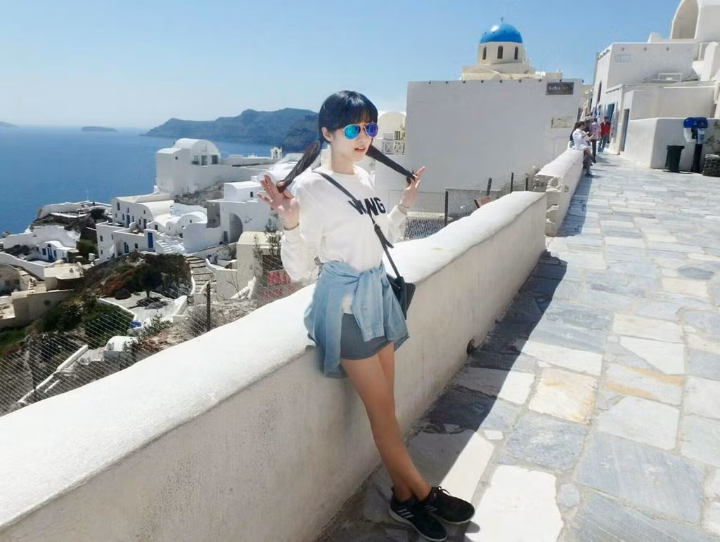 Tiểu Tiểu khiến không ít người ghen tỵ khi thường xuyên khoe ảnh check-in ở khắp nơi trên thế giới.