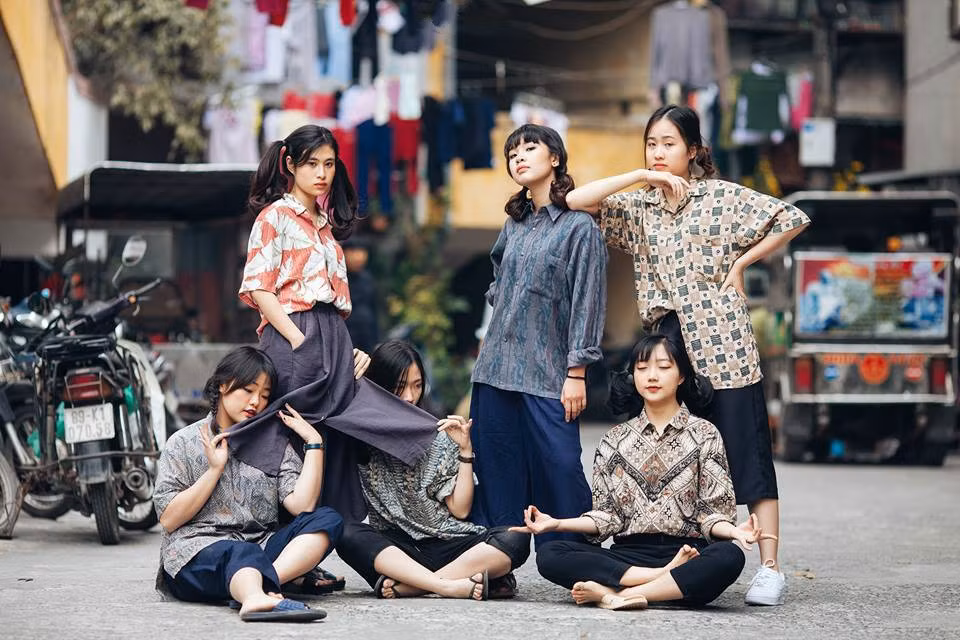 Sau khi xem lại những hình ảnh này, thầy cô giáo và các phụ huynh đều tỏ ra thích thú, khen ngợi các bạn trẻ.