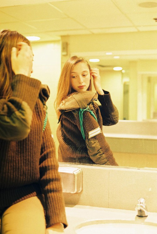 Sau khi xuất ngũ, Mayan Toledano đã chuyển tới New York, Mỹ để sinh sống và viết tiếp niềm đam mê nhiếp ảnh của mình tại đây.