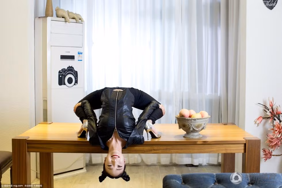 Trong mắt nhiều bạn trẻ ở Trung Quốc, Lưu Đằng chẳng khác nào "siêu nhân". Cô thường xuyên được so sánh với nhân vật siêu nhân uốn dẻo trong bộ phim "Bộ tứ siêu đẳng" đình đám thế giới.