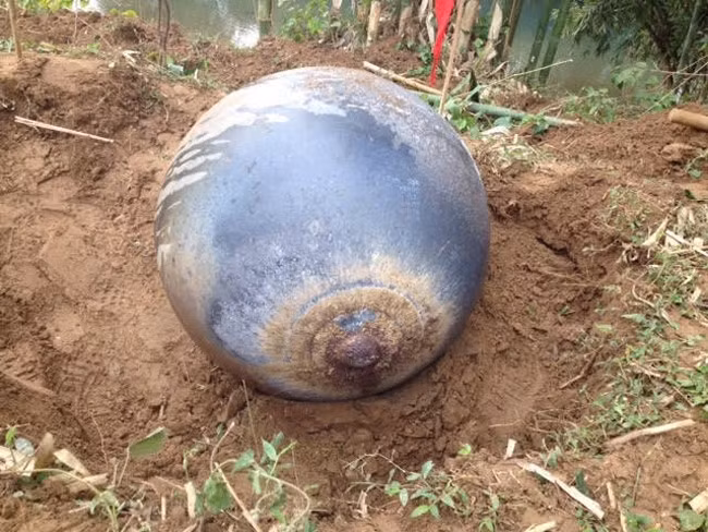 Một số thông tin cho rằng đây là bình cung cấp oxi hoặc hydro lỏng cung cấp nhiên liệu cho động cơ phản lực của tên lửa quân sự hay thiết bị không gian. Tuy nhiên, thông tin này vẫn chưa được khẳng định.