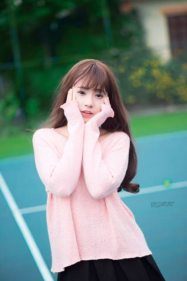 Chia sẻ thêm về bản thân, 9X Hà thành cho biết ngoài tennis cô còn rất thích chơi game, trò chơi điện tử. Ngoài ra, cô bạn còn có máu kinh doanh, yêu thích thời trang và rất biết cách làm đẹp, khiến cho bản thân trông nổi bật hơn.