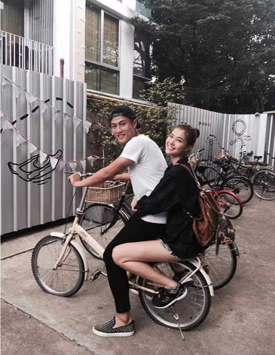 Hot girl Ba Tung noi gi khi lo anh hon Mac Hong Quan?-Hinh-8