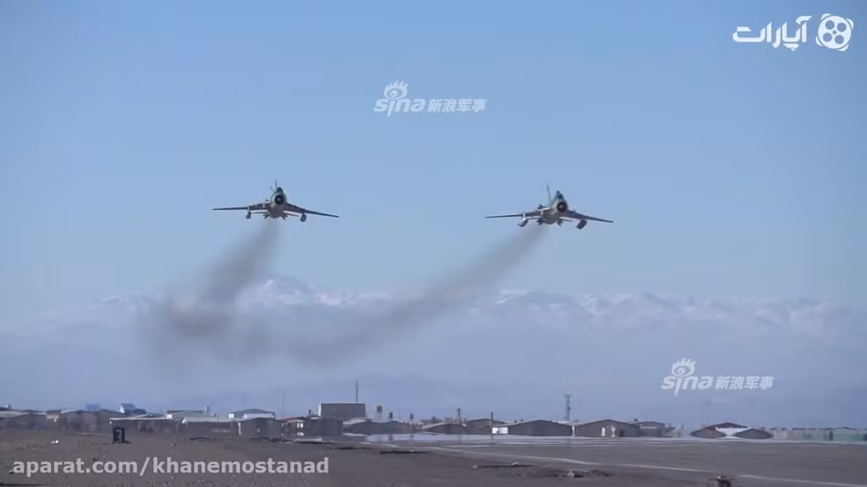 Các máy bay có thể mang được tới 8 tấn vũ khí bao gồm các tên lửa hàng không có điều khiển. Tuy nhiên, trong cuộc chiến ở Syria, Không quân Syria đa phần sử dụng các loại bom không điều khiển cho Su-22. Nguồn ảnh: Sina