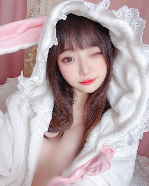 Các fan hâm mộ của cô nàng hi vọng Nguyện Nguyện sớm có bứt phá về mặt hình ảnh, trở nên nổi tiếng hơn nữa.