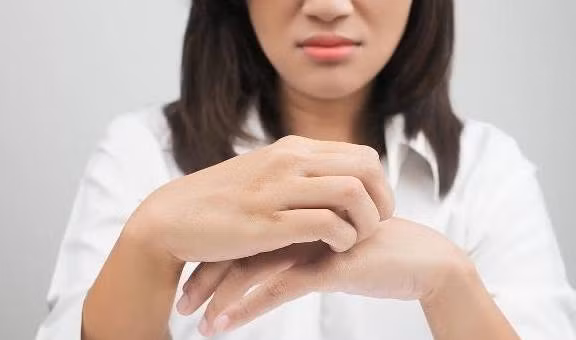 3 trieu chung xuat hien sau an ai coi chung benh giang mai