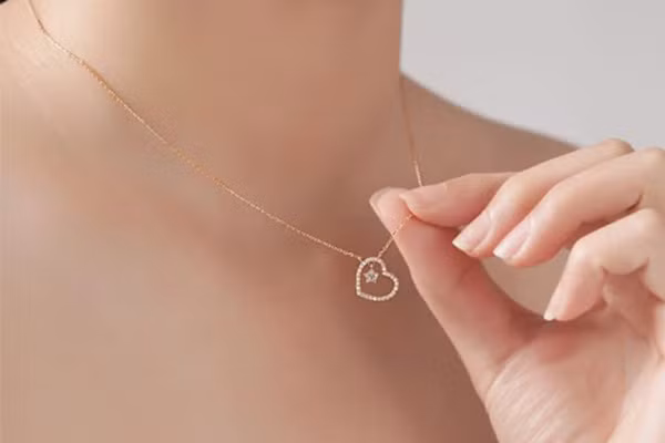 Cai nhau voi vo vi mua day chuyen, chong lam dieu kinh hai