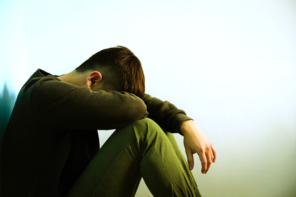 Chang trai thuong di ngoai ra mau, nguyen nhan khong ngo