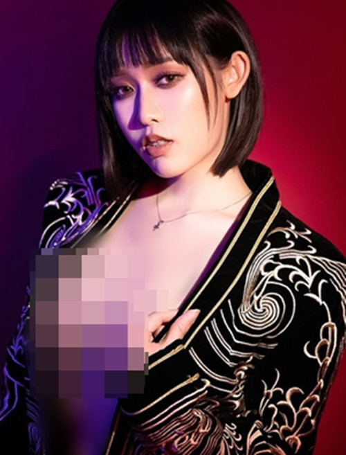 Cô nàng từng phải nhận chỉ trích vì hở bạo quá đà nhưng hiện tại, Hà Ngữ Huyên đang dần lấy lại thiện cảm của cư dân mạng.