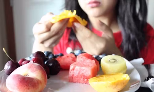 Lien tuc an trai cay tuong bo, nao ngo ung thu gan vi...