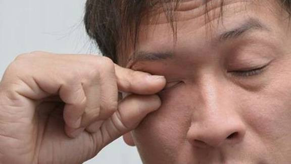 Sang ngu day co 3 dau hieu nay, xet nghiem mau ngay-Hinh-3