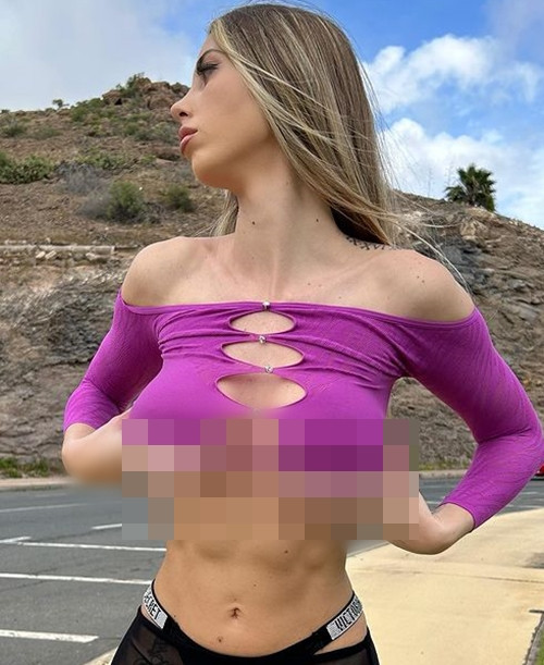 Hot girl Eva Menta là một trong những hot Instagram nổi tiếng với ngoại hình sáng và vóc dáng chuẩn. Chính vì lẽ đó, cô nàng còn được phong là "nữ thần Instagram". Cô nàng thường xuyên tung những bức ảnh nóng bỏng, xinh đẹp lên IG cá nhân và nhận được hàng triệu lượt yêu thích, chia sẻ.