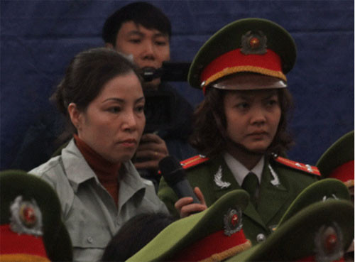 5. Nữ tử tù mua tinh trùng để mang thai trong trại giam Chiều 16/2, đại diện Công an tỉnh Quảng Ninh xác nhận có xảy ra việc nữ tử tù Nguyễn Thị Huệ (42 tuổi) mang thai trong thời gian bị giam tại Trại tạm giam Công an tỉnh. Dự kiến, Huệ sẽ sinh con vào tháng 4. Năm 2014, Huệ bị tuyên án tử hình về tội mua bán trái phép chất ma túy.