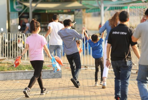 Hình ảnh hạnh phúc của Hồ Ngọc Hà cùng chồng cũ và Subeo.