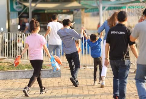 Hình ảnh hạnh phúc của Hồ Ngọc Hà cùng chồng cũ và Subeo.