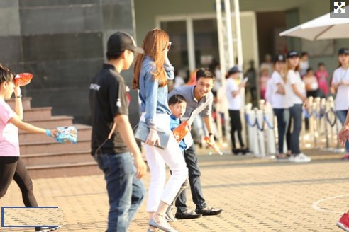 Cường Đô la không giấu được niềm hạnh phúc khi được gần Subeo.