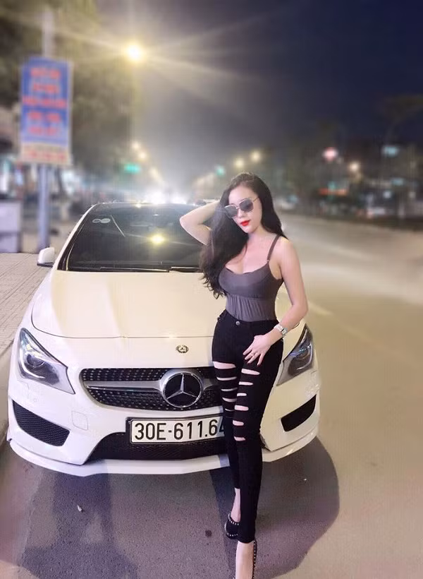 Hà My từng có 16 năm theo học tiếng Pháp và với những thành tích đạt được trong học tập, cô đã được tuyển thẳng vào trường Đại học Quốc gia Hà Nội.