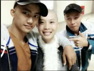 Bệnh tật không khiến Huế ngừng nỗ lực học tập.