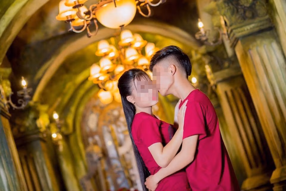 Anh cuoi co dau sinh nam 2001 va chu re 2000 gay choang-Hinh-8