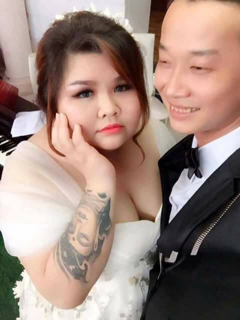 Được biết cả hai yêu nhau được một năm thì quyết định về chung một nhà bằng một đám cưới linh đình diễn ra mới đây. Hồi mới yêu nhau, Kim Ngân đã có thân hình khá mũm mĩm khi sở hữu cân nặng 90kg.