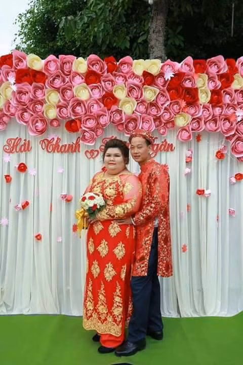 Mặc dù câu chuyện tình yêu cùng cái kết đẹp nhận được nhiều lời chúc phúc nhưng cặp đôi Bình Dương cũng không khỏi phiền lòng trước những bình luận ác ý, không hay về bản thân mình.