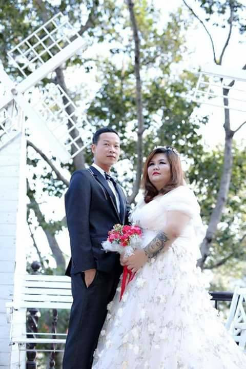 Cũng chính vì thế mà chỉ sau một năm yêu nhau, cô dâu Kim Ngân đã được chú rể Hải Thanh " vỗ béo" từ 90kg lên đến 120kg, nặng gấp đôi người bạn đời của mình.
