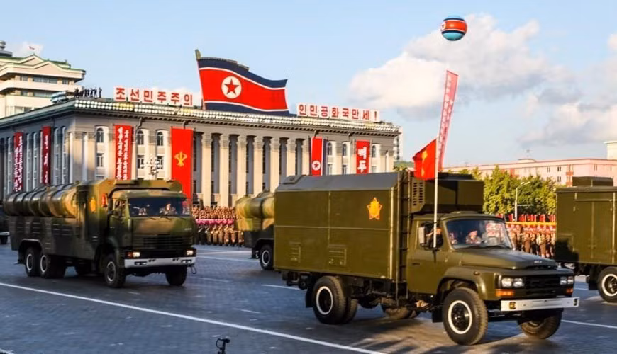 Đặc biệt, người Mỹ có lý do để phải sợ hãi tổ hợp tên lửa đất đối không KN-06 do Triều Tiên tự phát triển, có thể có sự tham khảo hệ thống S-300 Nga hay HQ-9 của Trung Quốc.