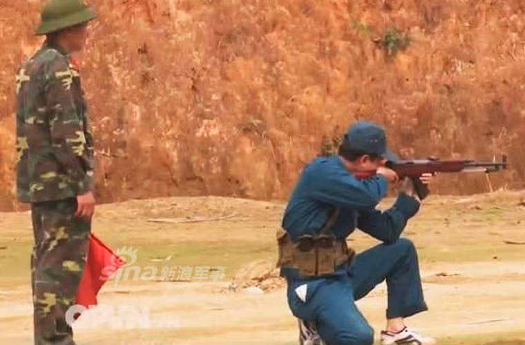  Súng trường K63 có cân nặng 3,8kg, chiều dài 1.033mm, nòng súng dài 531mm. Súng sử dụng đạn cỡ 7,62 x 39mm của CKC và AK-47.