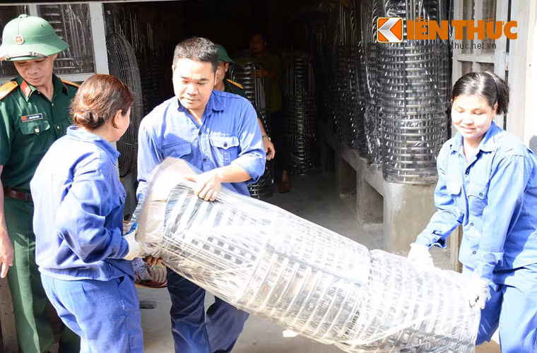 Kho cũng tiến hành vận chuyển đơn vị được 93,2 tấn và vận chuyển Bắc-Nam được 260 tấn hàng các loại, an toàn tuyệt đối.