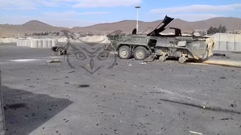 Kinh di: Xe thiet giap BTR-80 Nga bi ban bay thap phao